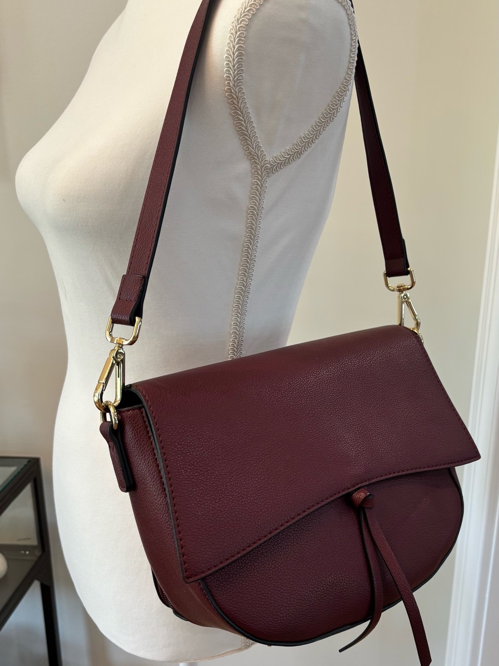 Cameleon Zoey Bag Concealed Carry Bag, Half Moon Shape, Burgundy